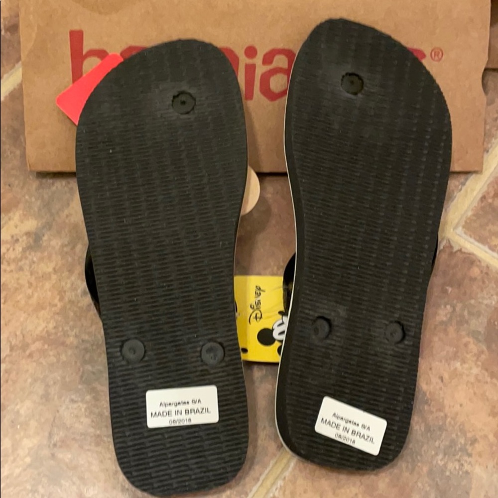 Havaianas Mickey Mouse Special Edition 90th NWT! - Picture 6 of 7